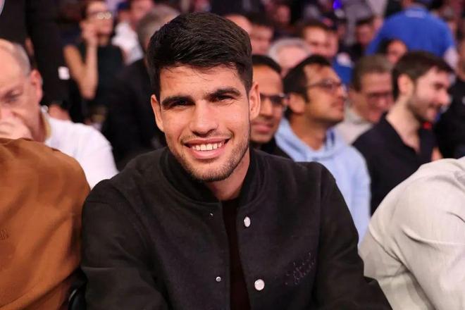 他在与媒体 他在与媒体