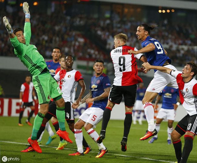 教练团队缩 教练团队缩