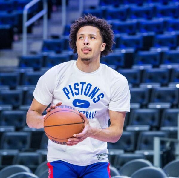 潜在收益与 潜在收益与